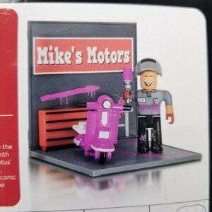 Roblox Welcome To Bloxburg Mechanic Mayhem Mike's Motors Action Figure w/ Code